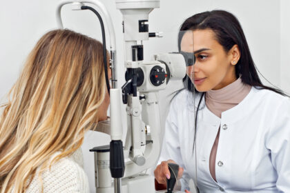 Ophthalmologists Diagnose
